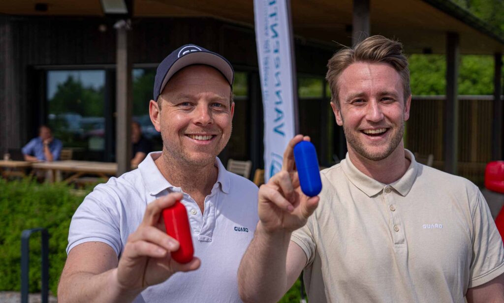 Blue pill og red pill. – Jo, vi har hatt litt moro av koblingen til The Matrix. Men først og fremst er det nyttig for kommuner som sliter med fremmedvann, sier Lars Erik Faaberg (t.v.) og Fredrik Borg Neverdahl i Guard Automation. 